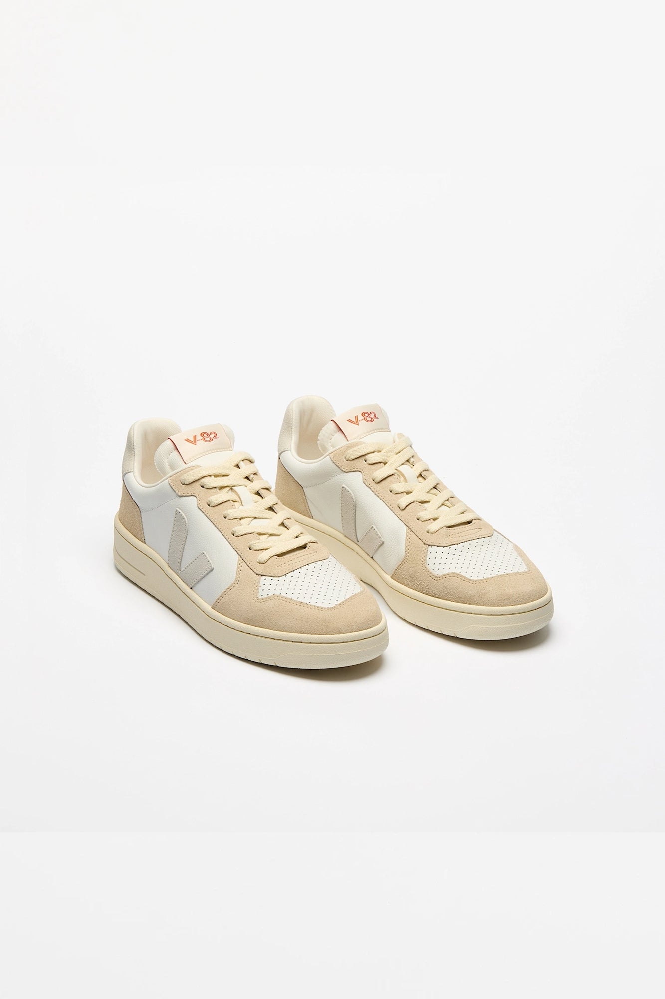 V-82 Leather White Natural Almond Woman