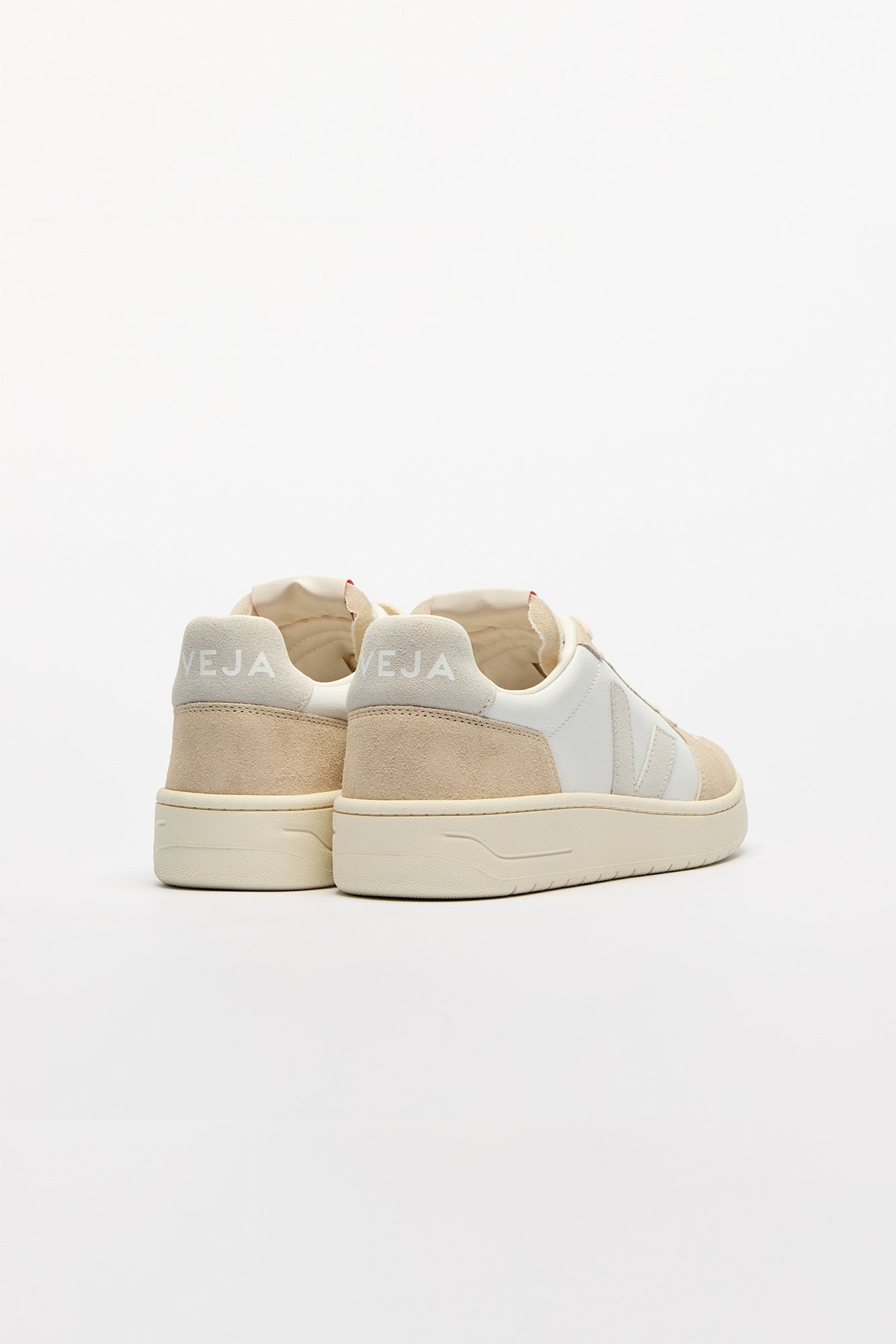 V-82 Leather White Natural Almond Woman