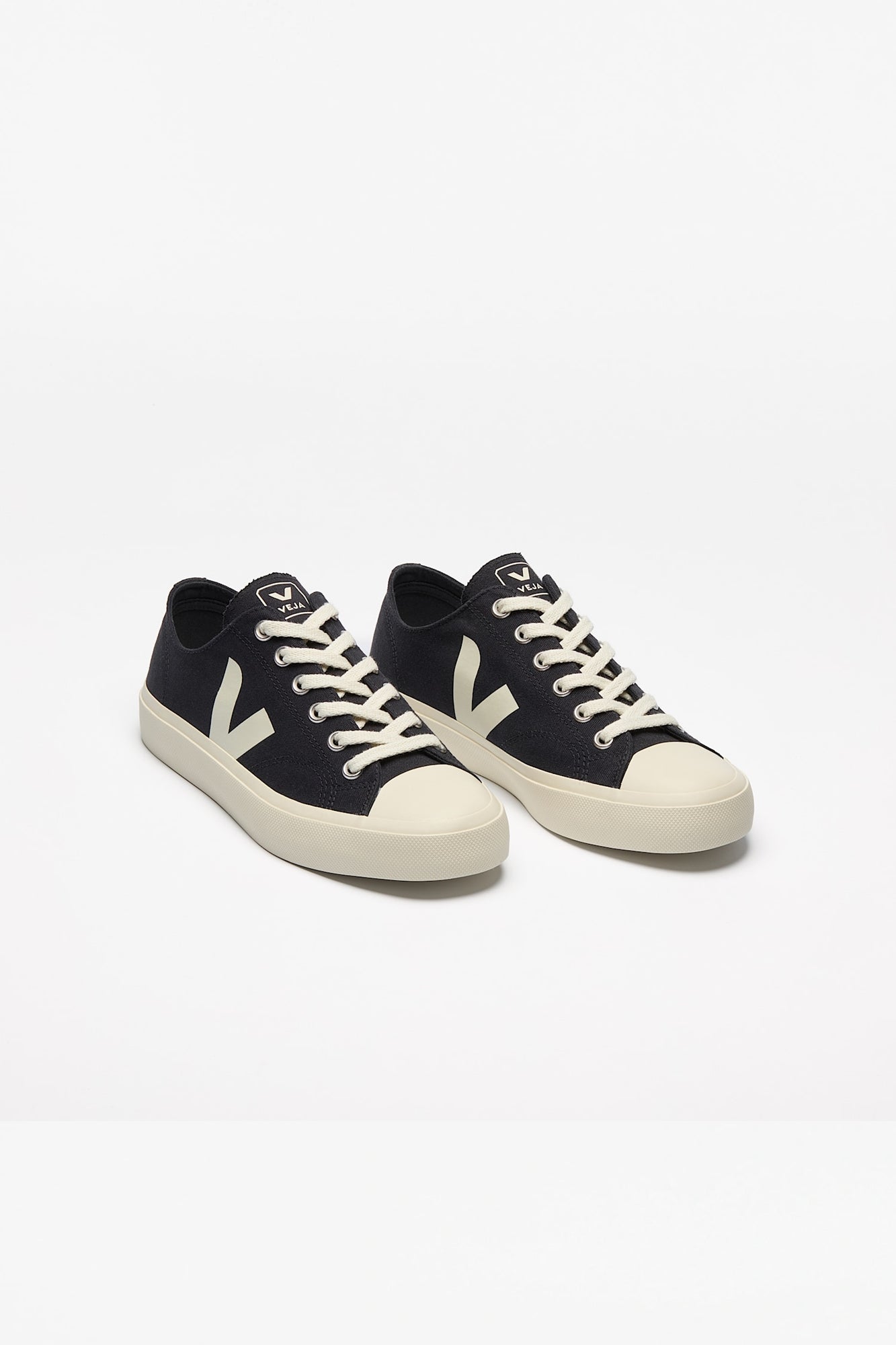 Wata II Low Canvas Black Man