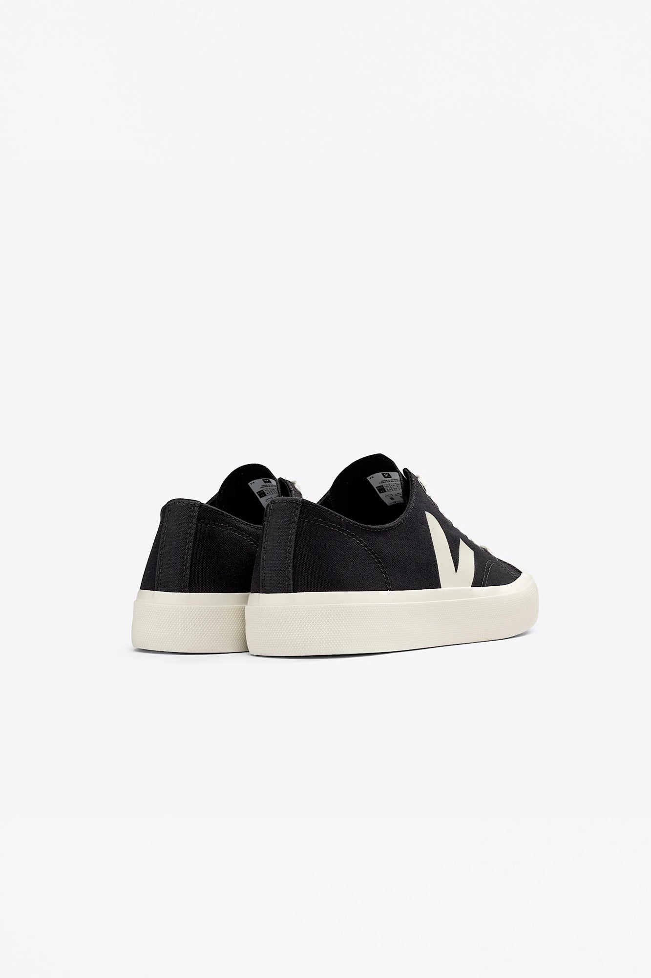 Wata II Low Canvas Black Man