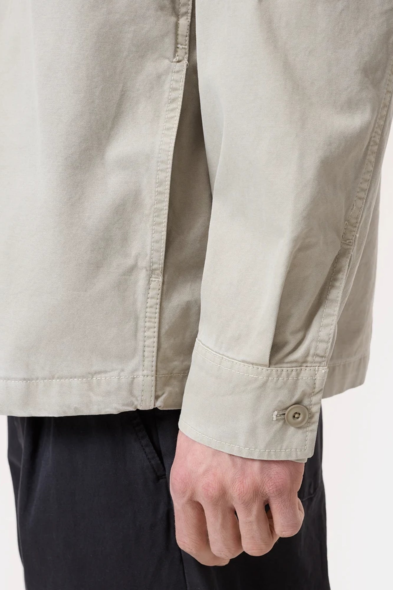 Shirt with zipper