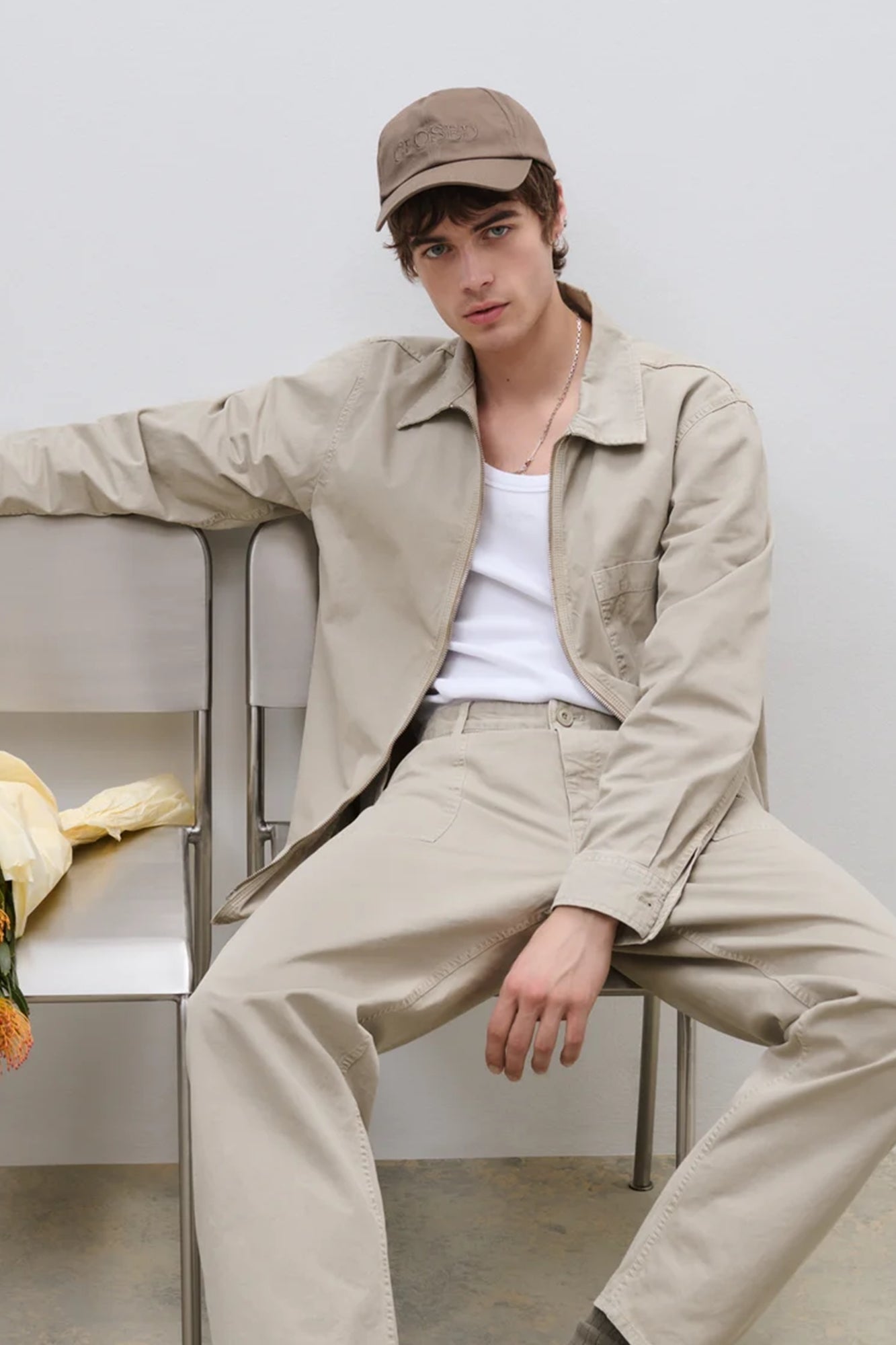 Shirt with zipper