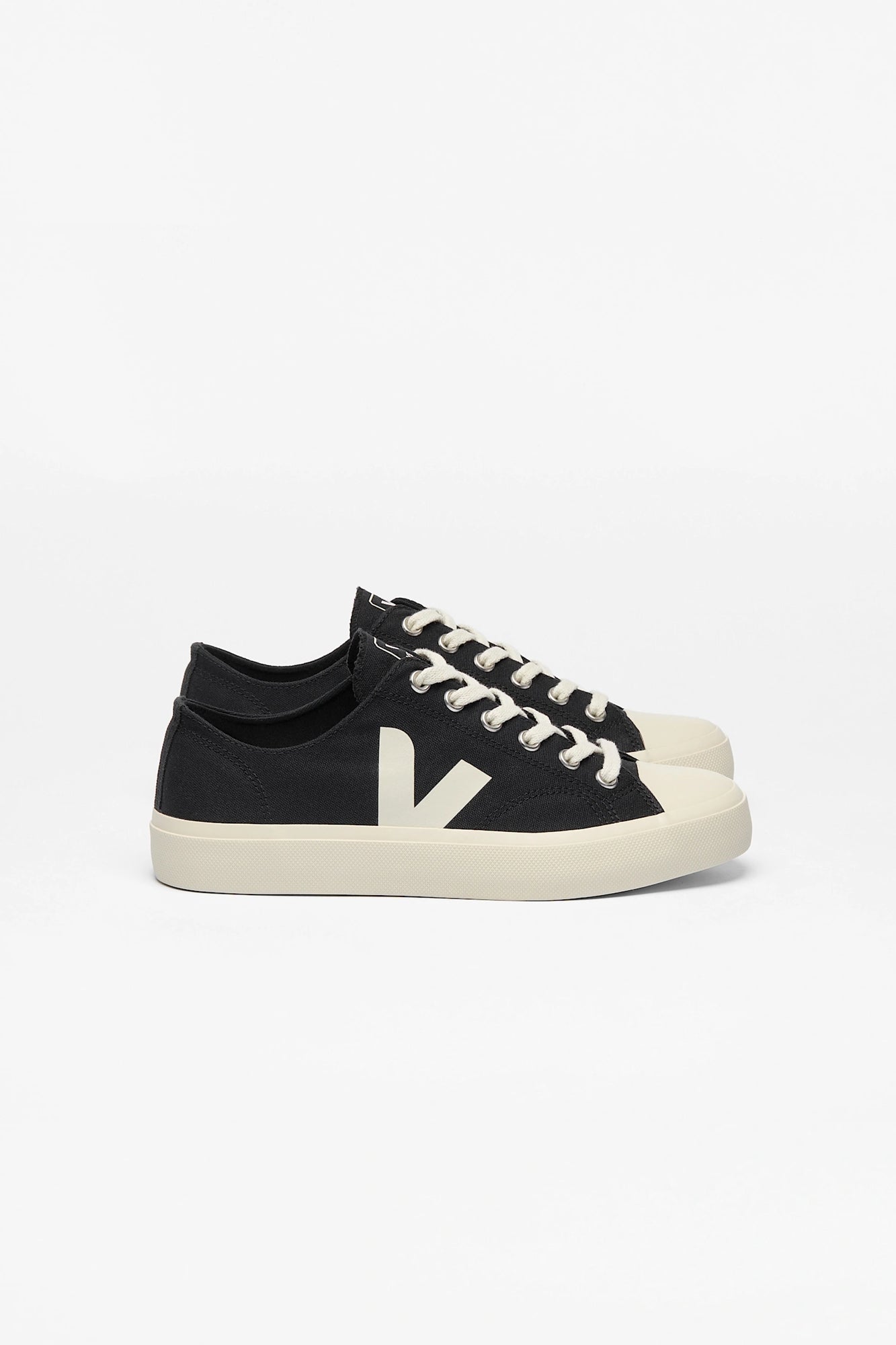 Wata II Low Canvas Black Man