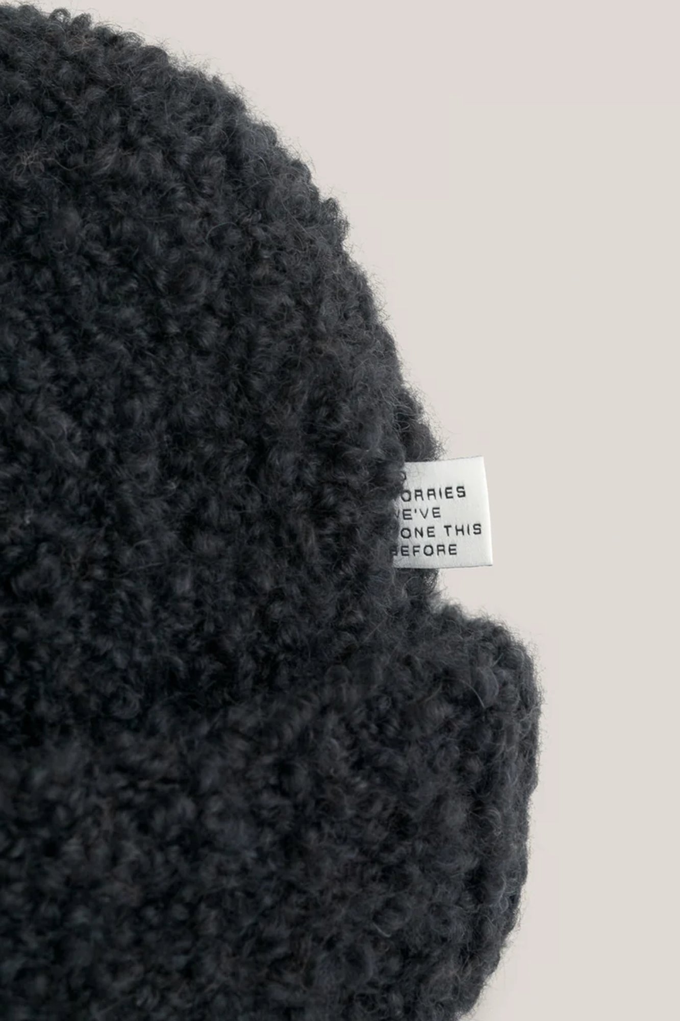 Batu Boucle Beanie Black