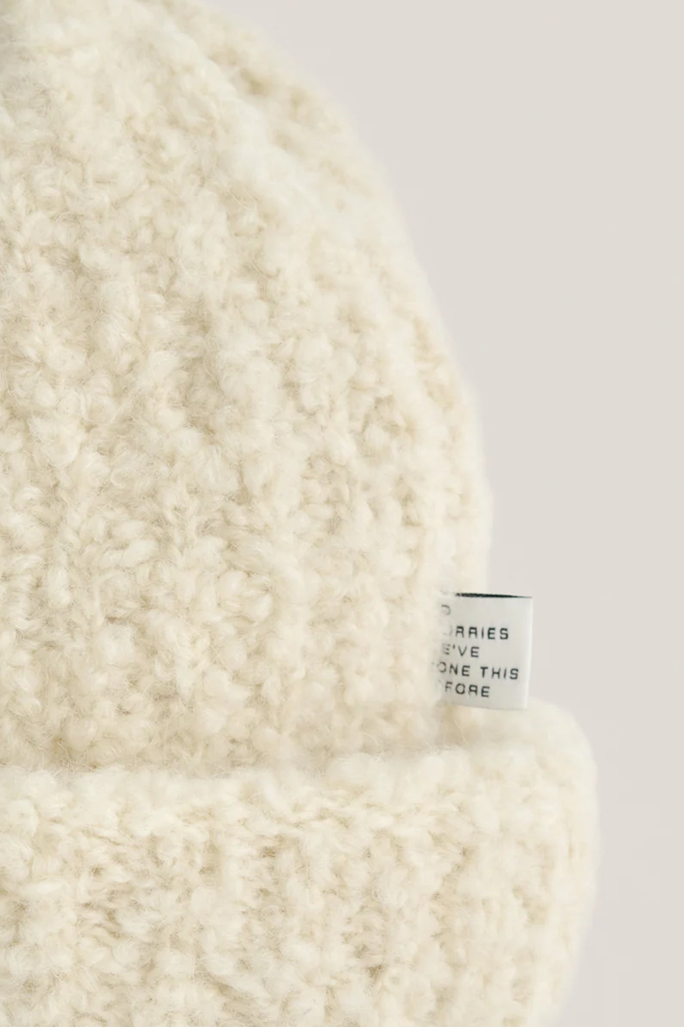 Batu Boucle Beanie Off-white
