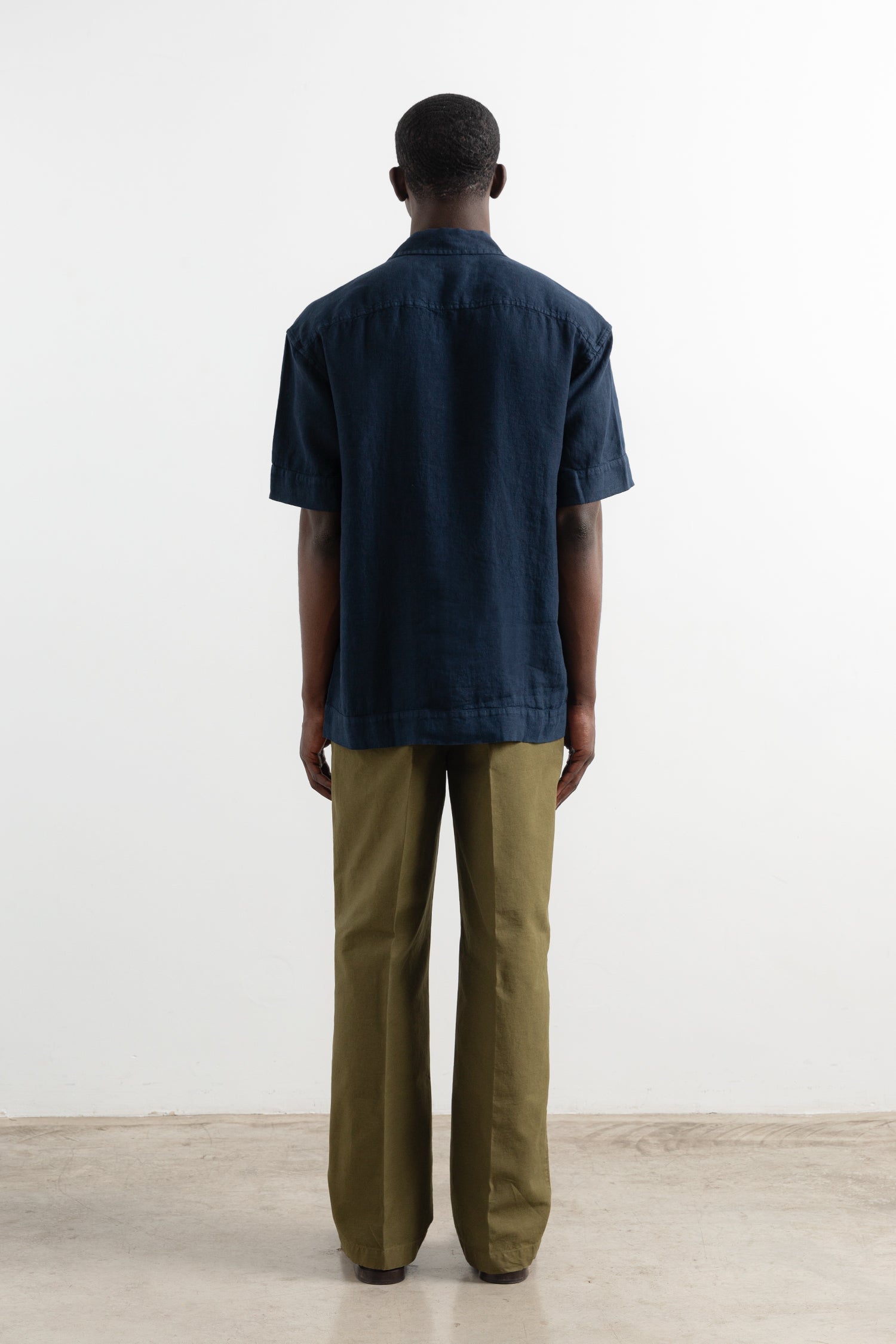 Edmmond Studios LINEN SHORT SLEEVE navy - Vista 4