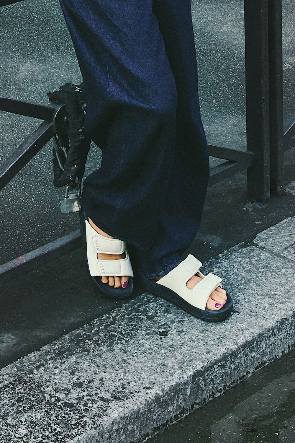 Etna Bold Leather Cashew Woman