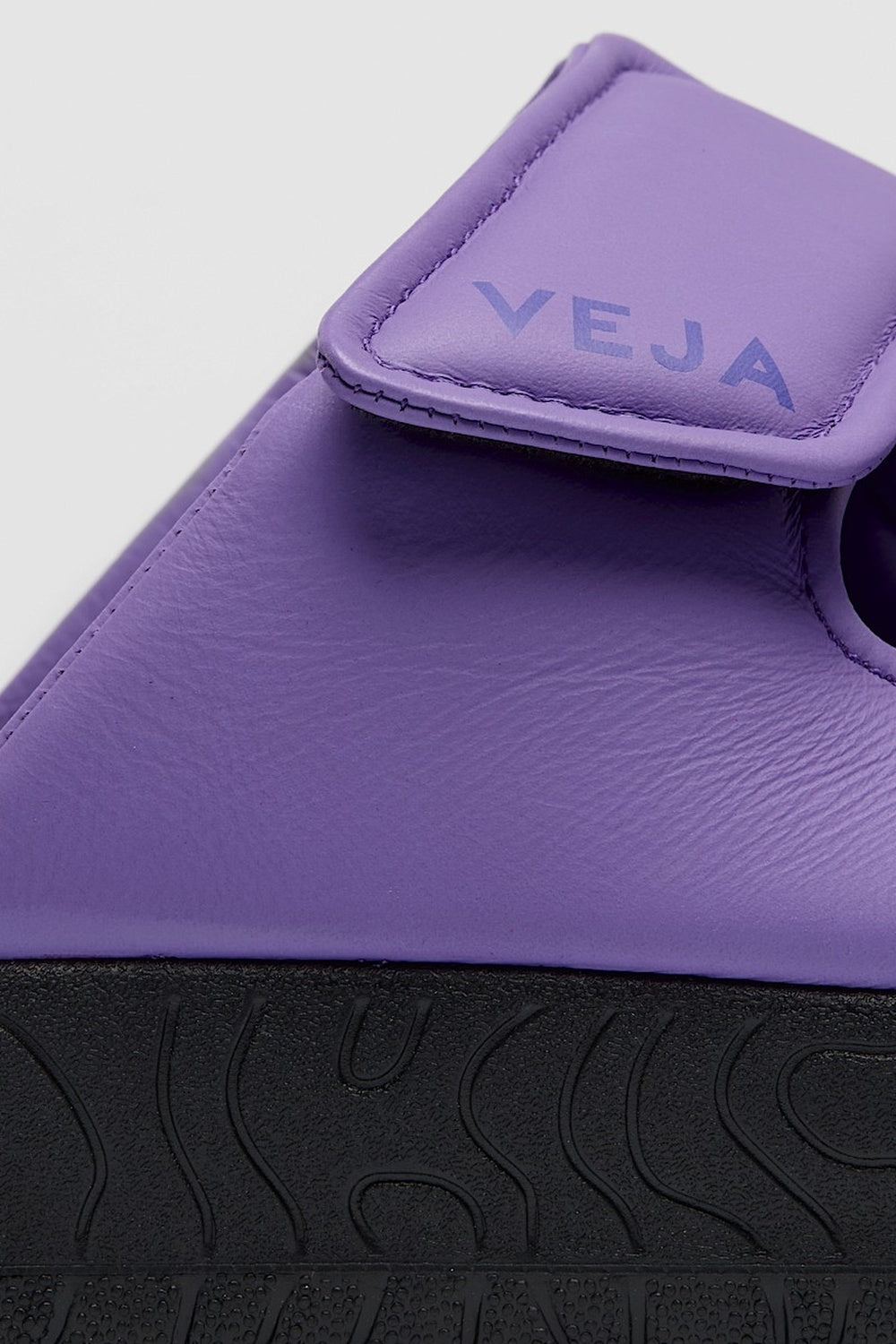 Etna Bold Leather Joker Woman