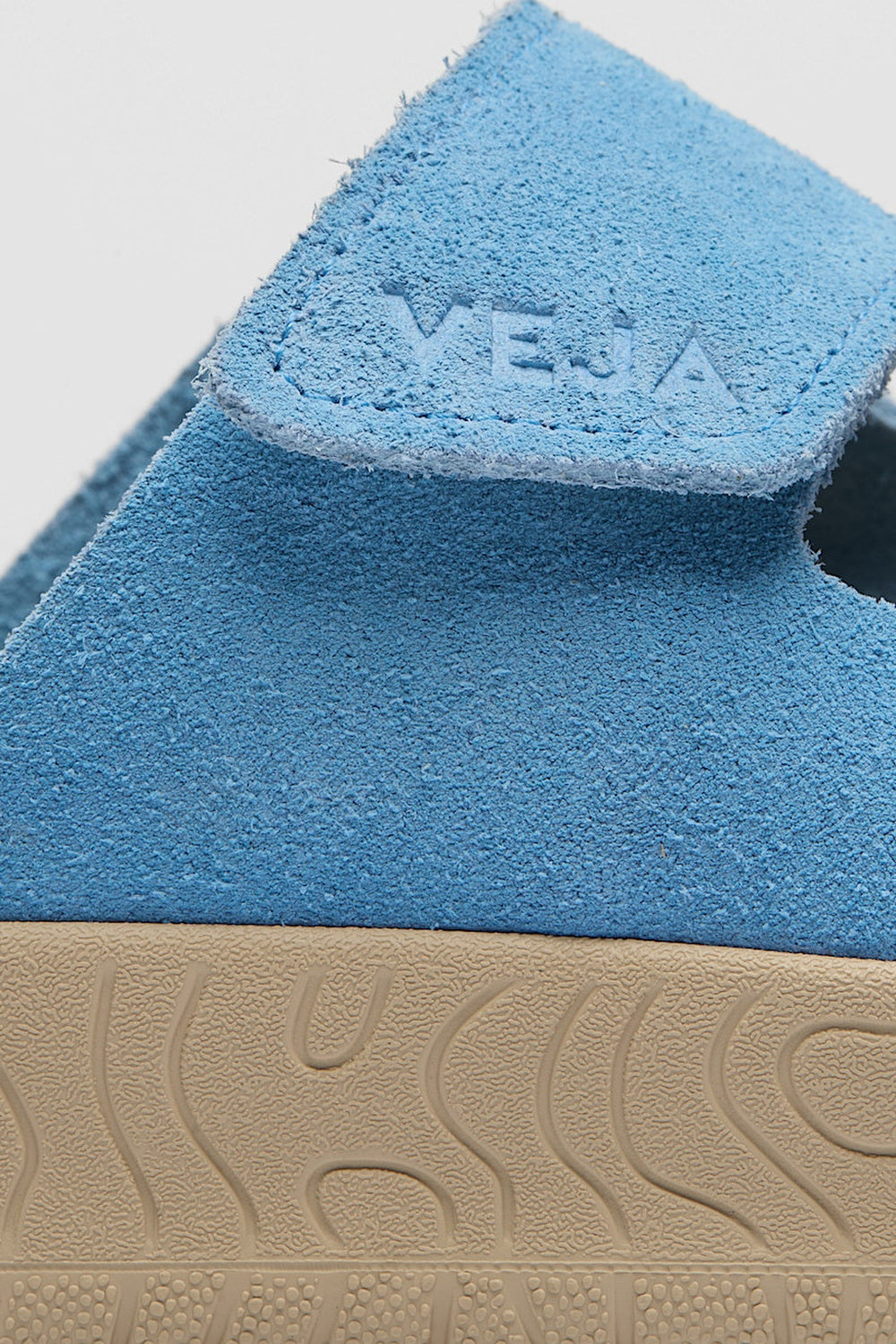 Etna Suede Aqua Almond Woman