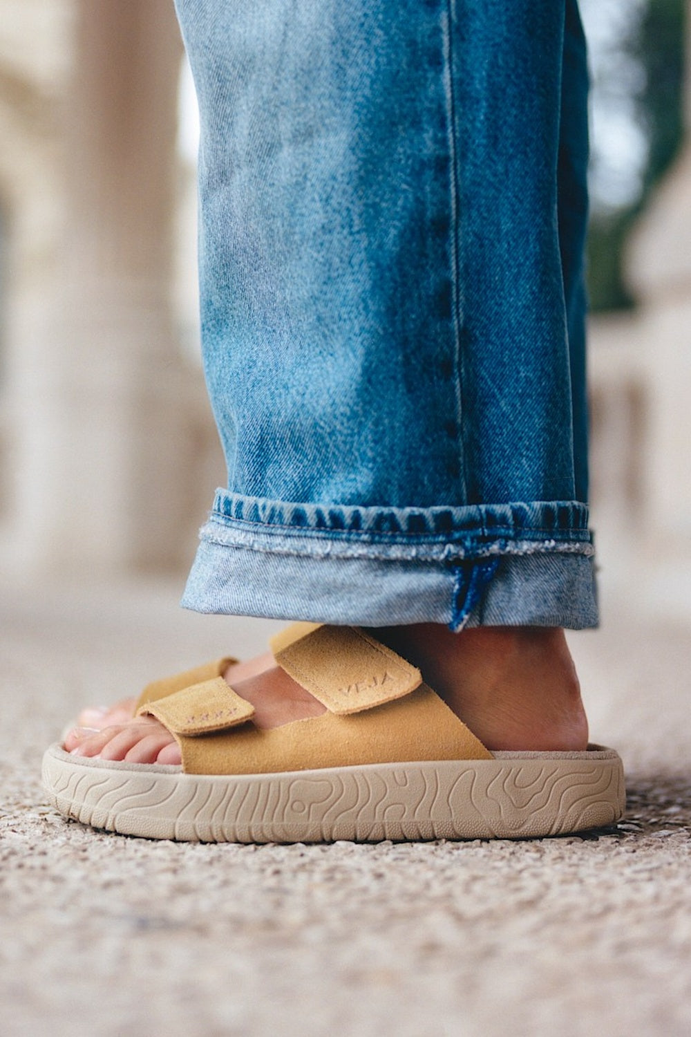 Etna Suede Ocre Almond Woman