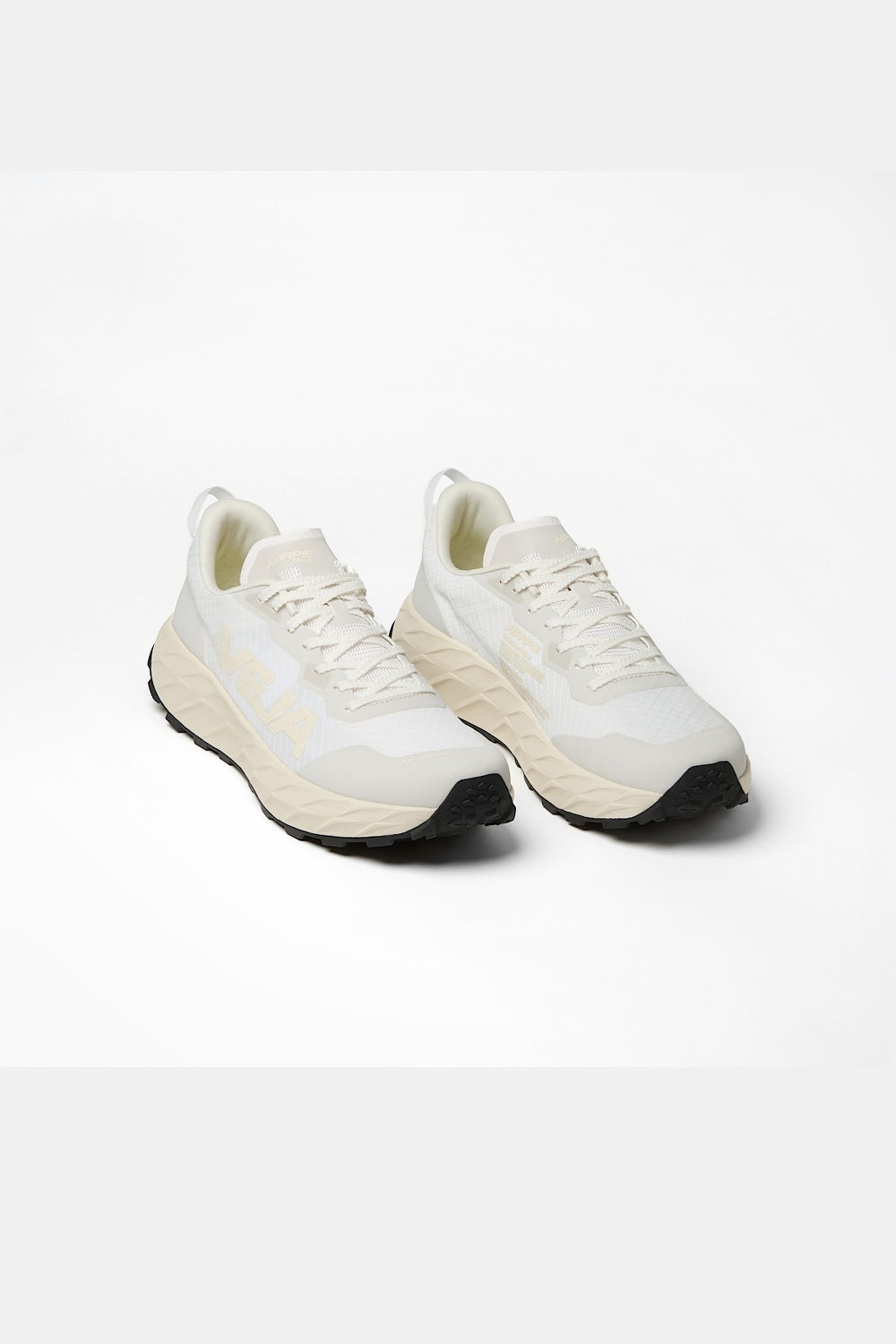 Harpie Trail Aeroshell White Cashew Man