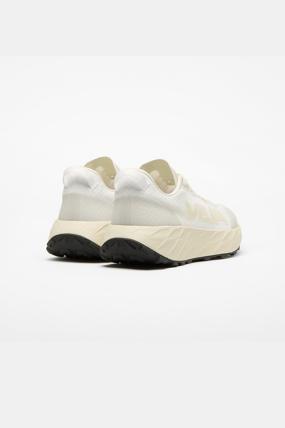 Harpie Trail Aeroshell White Cashew Man