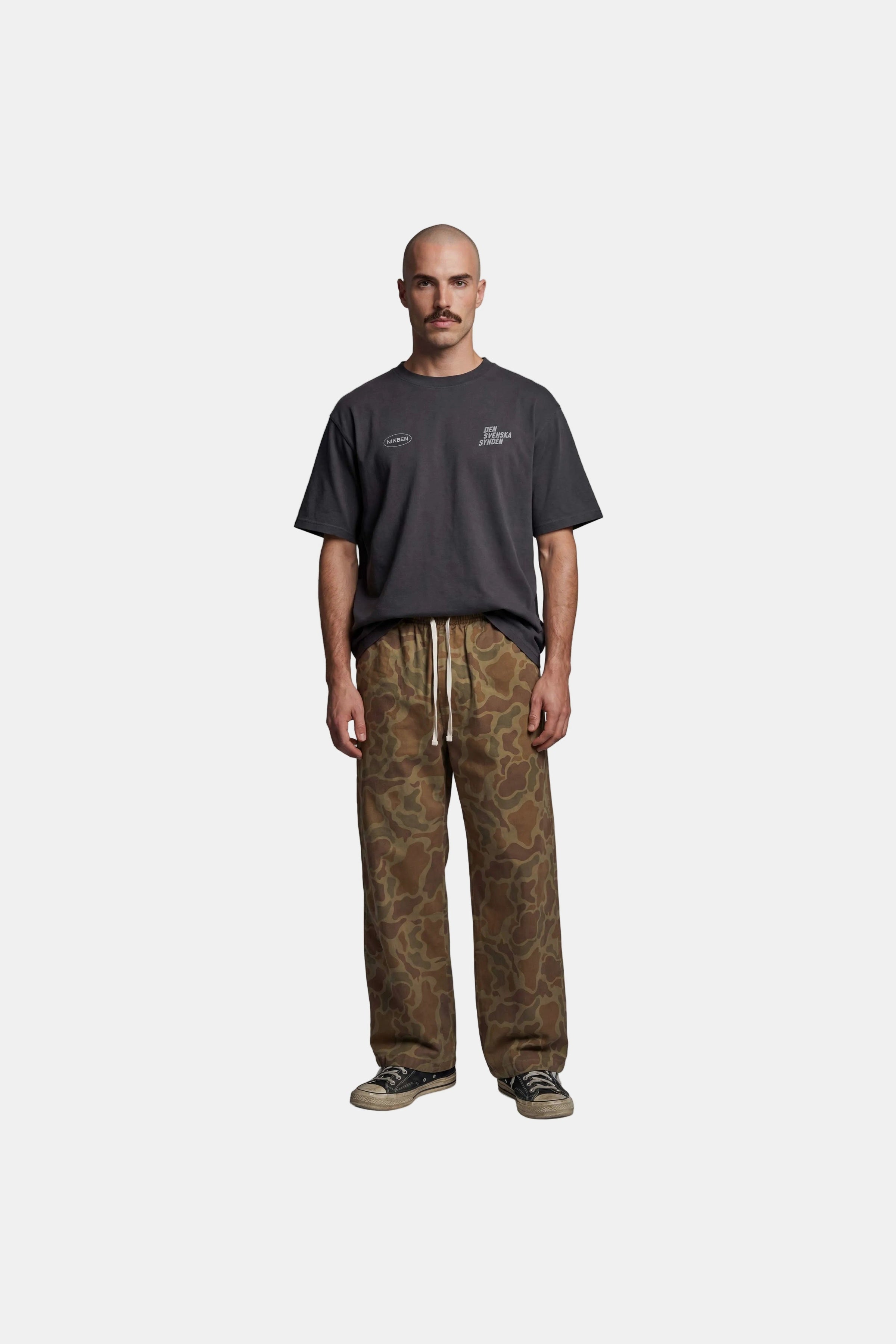 Den Svenska Synden Tee Black