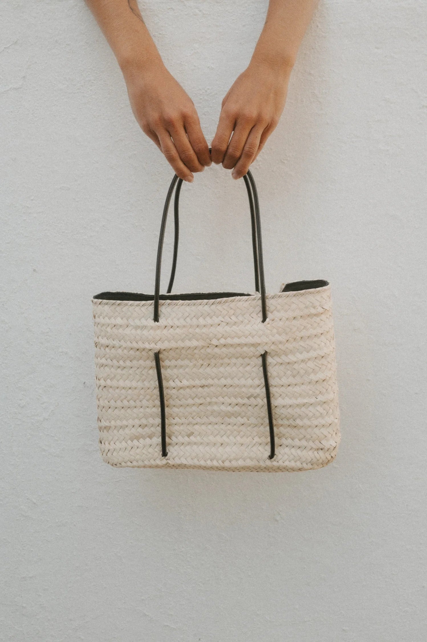 Maria Short Raffia Bag Black
