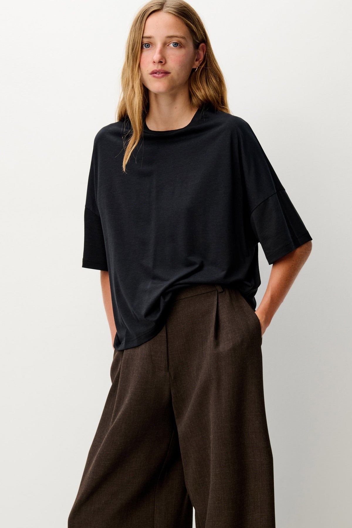 Dorel Tencel Tee Black