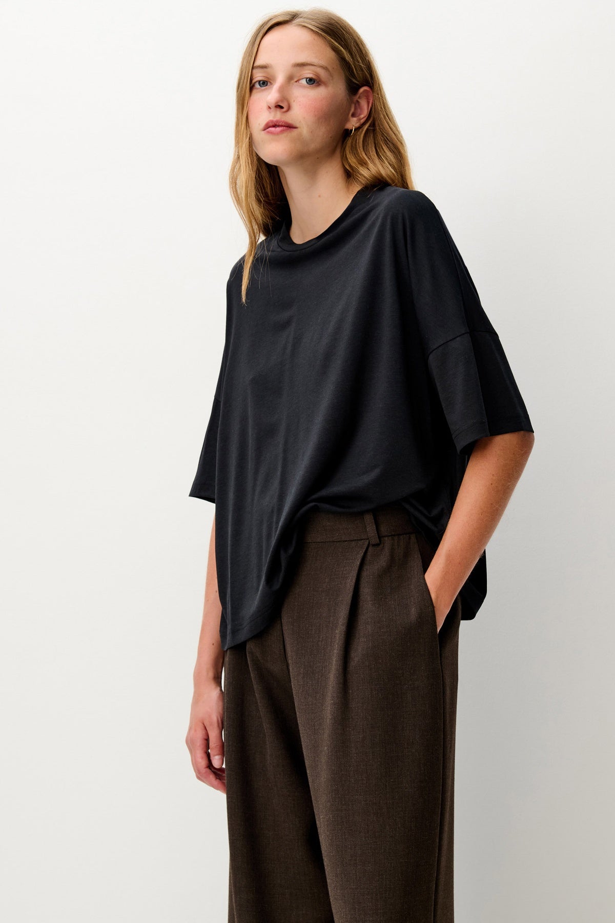 Dorel Tencel Tee Black