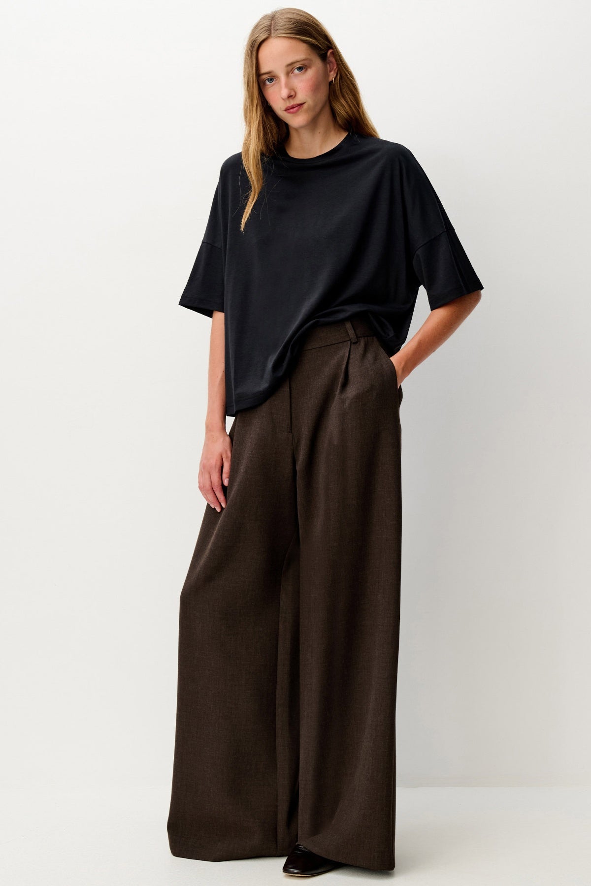 Dorel Tencel Tee Black