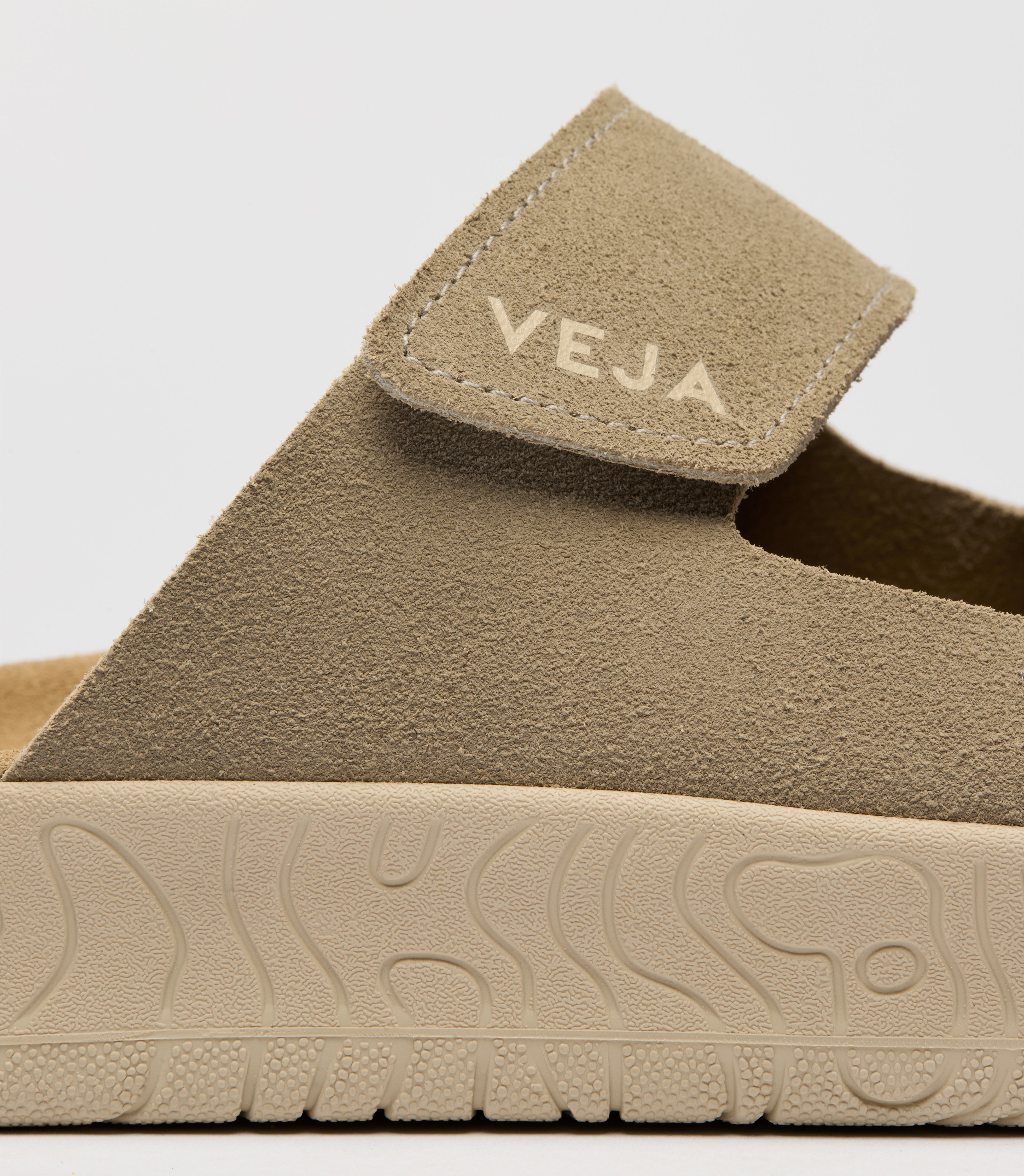 Etna Suede Taupe Almond Man