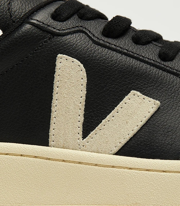 V-82 II Grained Black Aqua Man