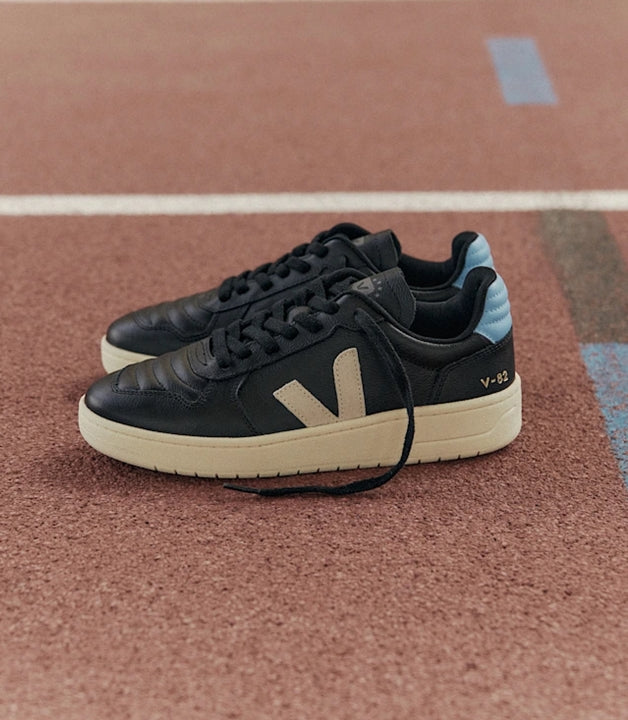 V-82 II Grained Black Aqua Man