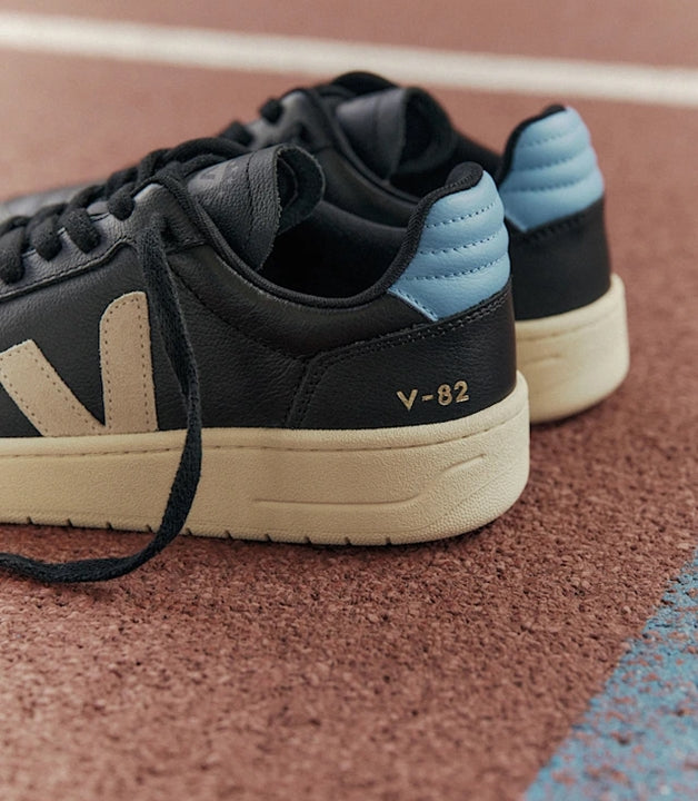 V-82 II Grained Black Aqua Man