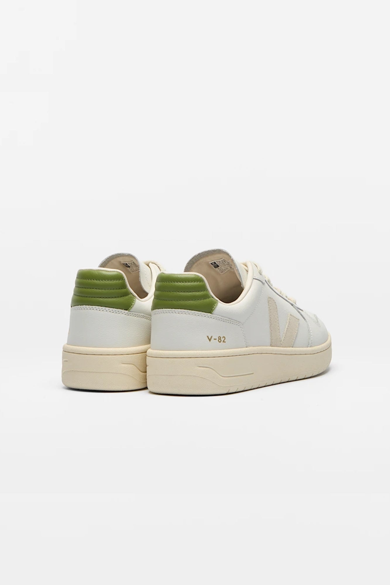 V-82 II Grained White Pierre Kiwi Man